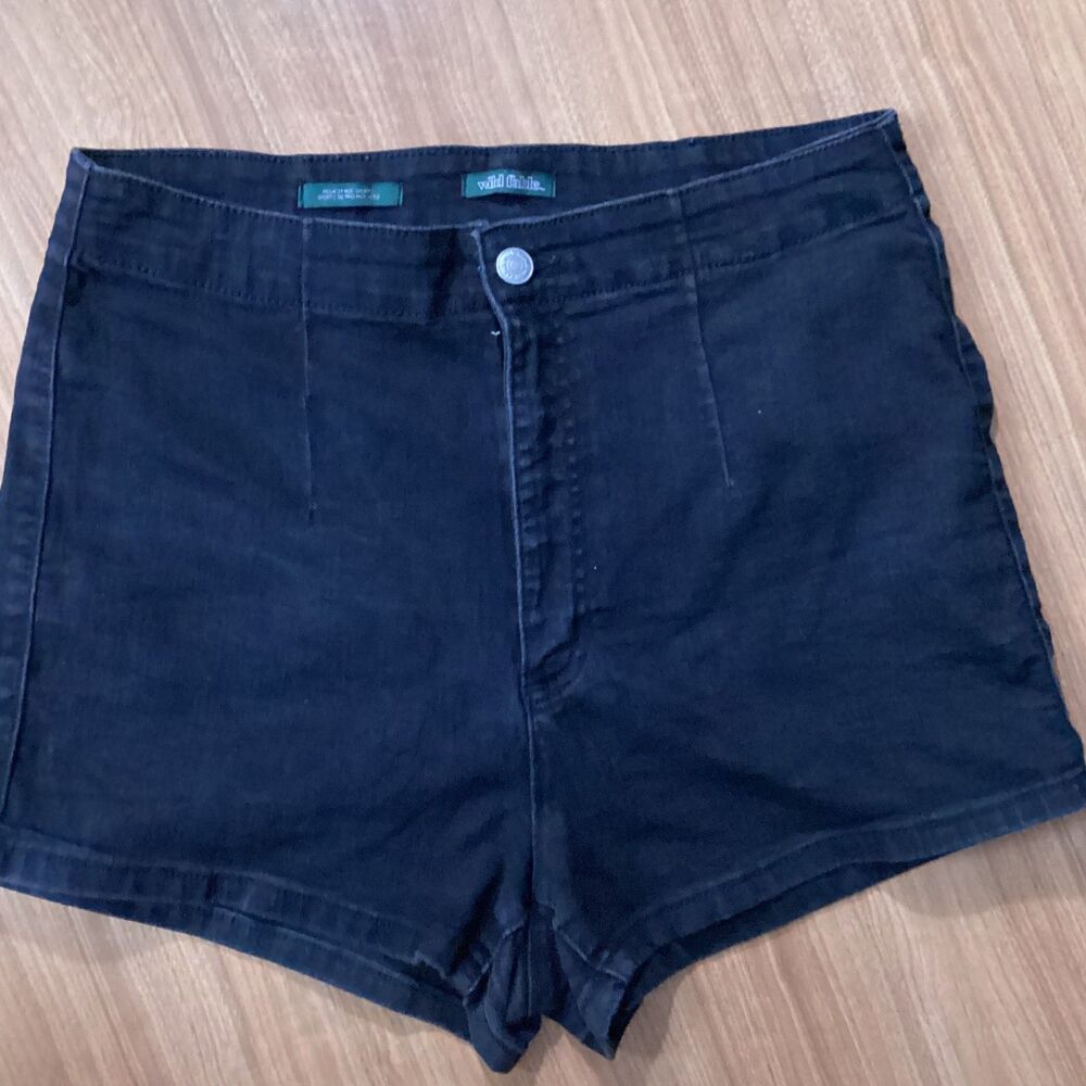 Wild Fable Women's High Rise Denim Shorts in Black, size 12/31R